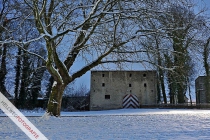 Torhaus des StÃ¶rmeder Schlosses in einer Vollmondnacht