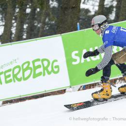 Anton Unterkofler (AUT) bei seinem Qualfikationslauf zum Weltcupfinale im Snowboard-Parallelslalom in Winterberg